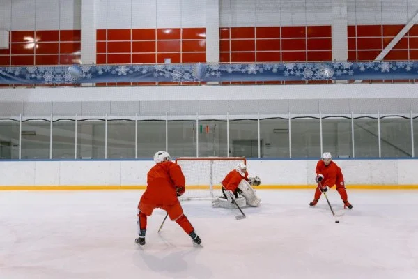 ice hockey team practice